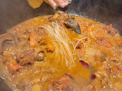 -鱼窝棚柴火铁锅炖(富山屯店)