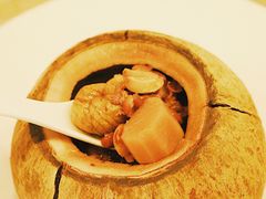 椰子八宝鸡汤-闻见中国海南菜(K11店)