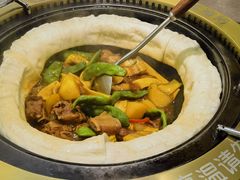-锅飘飘·东北铁锅炖(雨花客厅店)