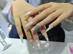 -瞧·享轻奢美甲美睫