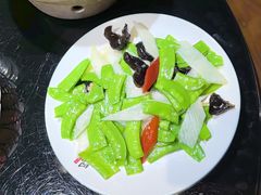 -东口码头·烧鸽子·鱼头泡饼·地方菜(金鹰悦城店)