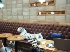 大堂-雨舍咖啡(汉神购物广场咖啡街区店)