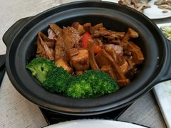 烧腩仔焖笋干-尚一汤·粤菜海鲜(环球港店)