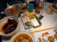 -荷塘秋月·本帮江浙菜(国权路店)