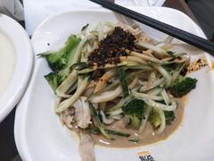 麻酱凉皮-魏家餐饮(朗香街店)