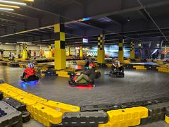 -极限PLAY运动娱乐新世界·团建派对潮玩休闲馆·室内蹦极高空游乐园