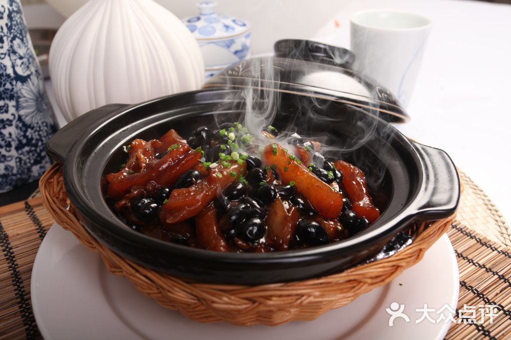 俺家小院(鼓楼店)-黑豆煨牛筋-菜-黑豆煨牛筋图片-南京美食-大众点评