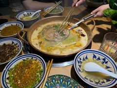 -洱火云南酸菜牛肉火锅(石景山当代商城店)