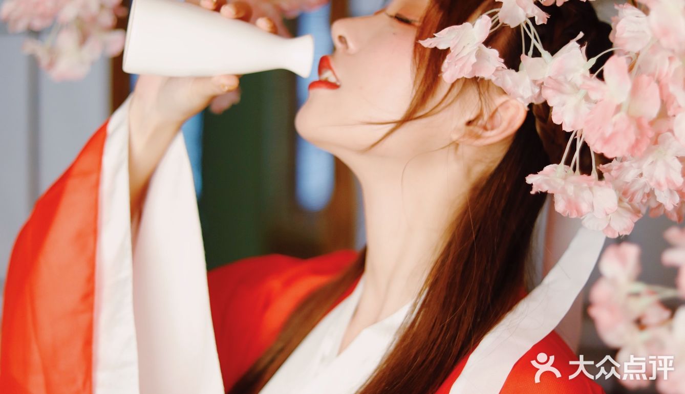 魔都探店│比网红展还好拍？神仙摄影棚了解一下