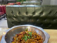 -愉肴麻辣香锅(中山路店)