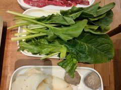 -天成·潮州牛肉脆肉鱼生蚝自助火锅
