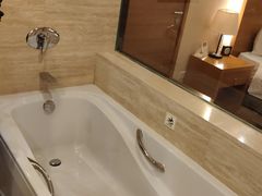 -海创大连科技交流中心(海事大学地铁站店)