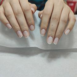 -花岐款式专研健康美甲沙龙