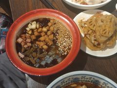 -爆炸头阿姨小四川正宗川味小吃(无任何分店)