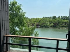 -上海怡沁园度假酒店