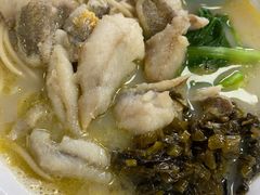 招牌黄鱼面-明呈黄鱼面馆(斜土路店)