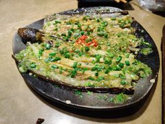 -何师烧烤·香辣蟹·川菜·30年老品牌(太古里旗舰店)