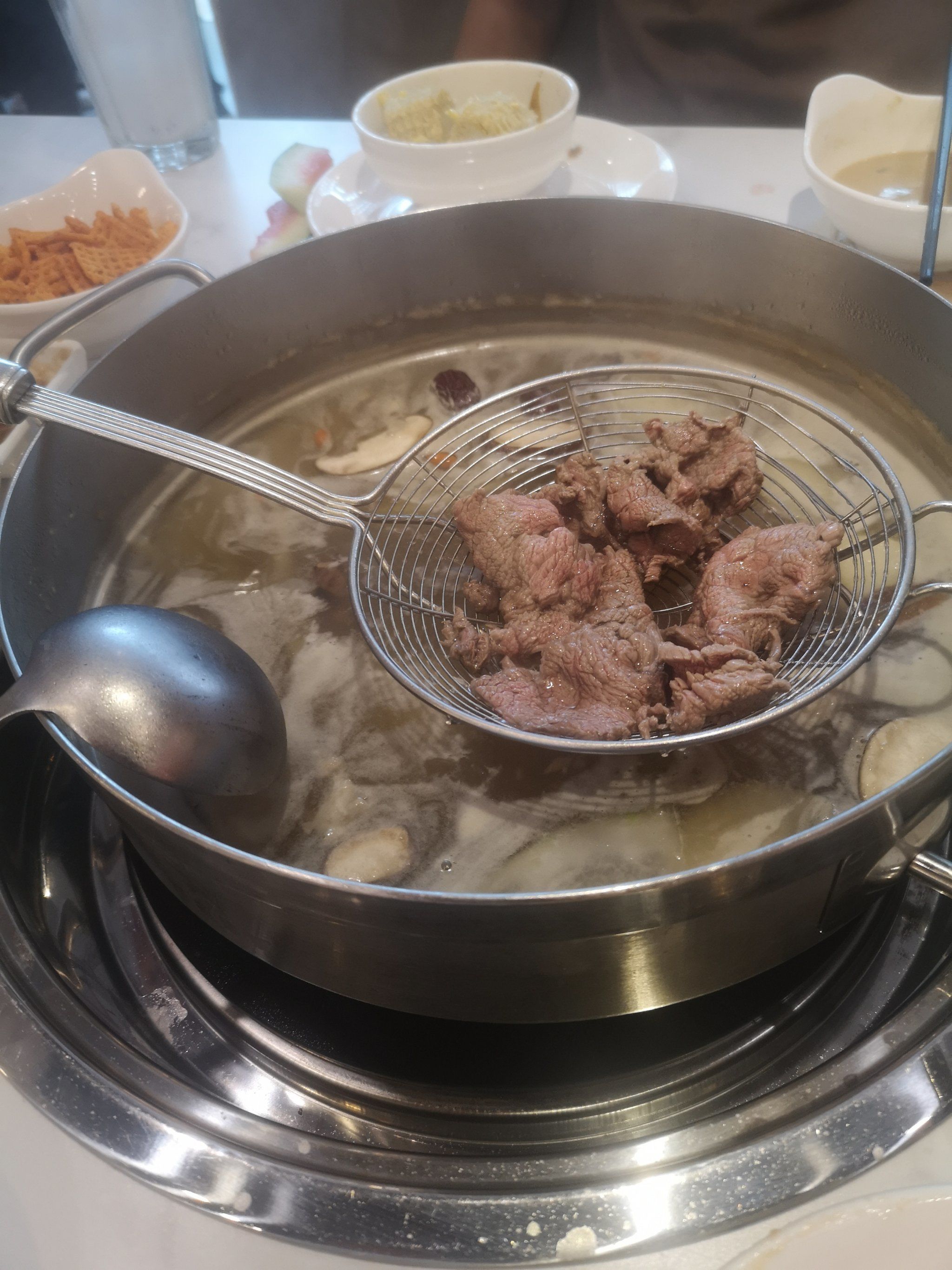 超好吃的广东潮汕牛肉火锅,牛骨汤骨香浓郁