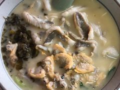 黄鱼蛤蜊面-明呈黄鱼面馆(斜土路店)