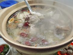 -广味炭炉鸡煲(宝业路分店)