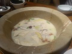 -滇香肴·云南菜蒸汽石锅鱼(云南北路店)