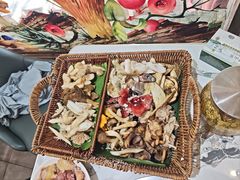 -原林野山菌火锅·炒菌(关上野生菌一条街店)