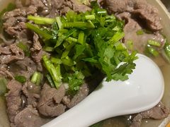 -大众跷脚牛肉馆·非遗传承单位(峨眉山店)