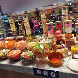 这是我吃的品种最丰富的自助餐，价格还不贵