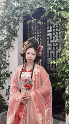-一揽芳华汉服旗袍体验馆(拙政园店)
