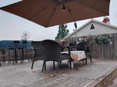 -小草屋轰趴馆别墅派对新场团建家庭聚会