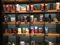 零售区-星巴克(苏州昆山花桥游站店)