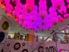 -m豆巧克力世界(上海世茂广场店)