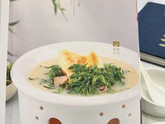 -万龙洲海鲜(大兴绿地缤纷城店)