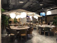 大堂-日进一片海.生腌海鲜火锅.宵夜烧烤(三里屯总店)