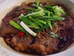 -头上红煨盐鸡·非遗院子餐厅