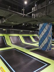 -反弹蹦床公园·亲子乐园·团建·派对(青岛融创茂店)