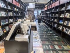 -钟书阁(松江泰晤士小镇店)