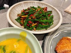 韭菜苔炒猪耳-半山腰·云南菜(侨福芳草地店)