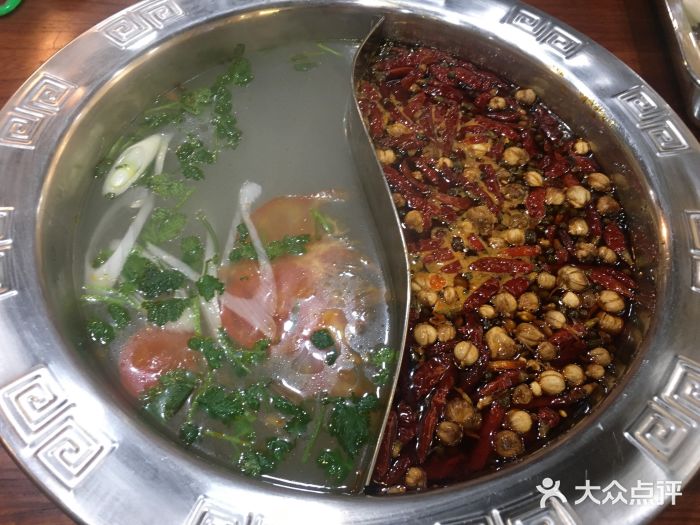 赵二妮串串坊(开发区店)自尊鸳鸯锅图片