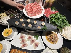 -鲜入唯煮·港式海鲜牛肉火锅(金宝街店)