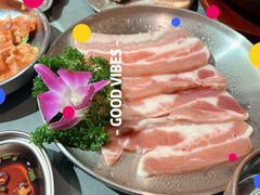 -围炉肉舍•炭烤活鳗•丹东海鲜烤肉(步行街店)