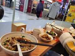 -龙记桂林米粉(财满街店)