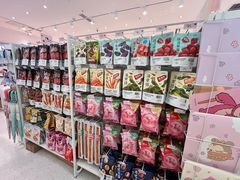 -名创优品(山东青岛市新业广场店)