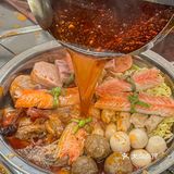 官亭路这个小巷子里藏着一家做冒菜的小店