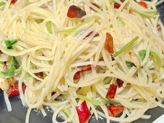 酸辣土豆丝-叶派龙虾•招牌香辣蟹·海鲜(中海国际店)