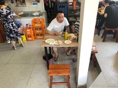 -宝瑞门钉肉饼店
