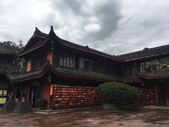 -峨眉山报国寺
