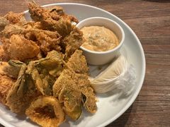 -ROAST coffee & eatery