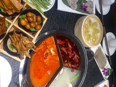 -渝里重庆火锅(航天城店)