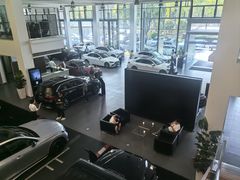 -上海星瀚奔驰4S店(红柳路店)